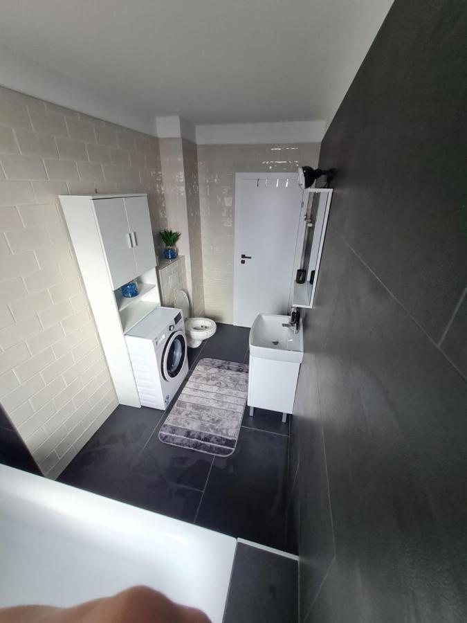 טימישוארה Toronto Deluxe Residence מראה חיצוני תמונה